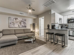 Quiet Modern Heavenly Paradise Love and Balcony Near Lake, Mall, Food, Entertainment!
